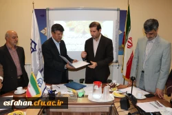 در زمینه درس کارورزی صورت گرفت:
امضای تفاهم نامه همکاری دانشگاه فرهنگیان استان اصفهان واداره کل  آموزش و پرورش