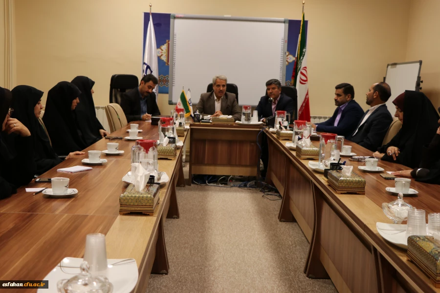 با حضور مدیرکل امور دانشجویی دانشگاه فرهنگیان در استان اصفهان برگزار شد.
نشست سرپرستان سراهای دانشجویی و کارشناس مسئولان امور دانشجویی  