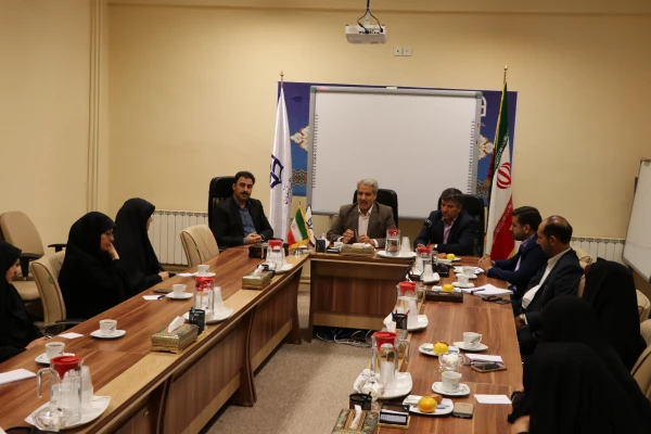 با حضور مدیرکل امور دانشجویی دانشگاه فرهنگیان در استان اصفهان برگزار شد.
نشست سرپرستان سراهای دانشجویی و کارشناس مسئولان امور دانشجویی  