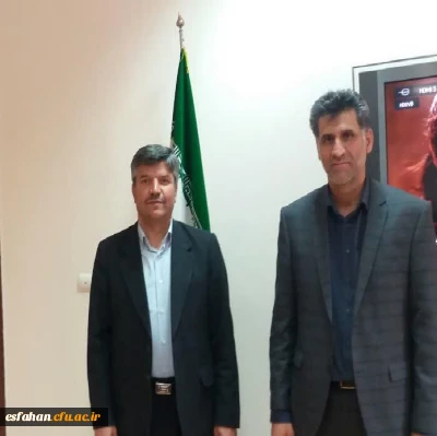 سرپرست امور پردیس های دانشگاه فرهنگیان استان اصفهان،در دیدار با مدیر کل صدای سیمای استان اصفهان:

می توان با استفاده از ظرفیت دانشگاه فرهنگیان اصفهان برنامه های راهبردی در صدا و سیمای استان تولید کرد.