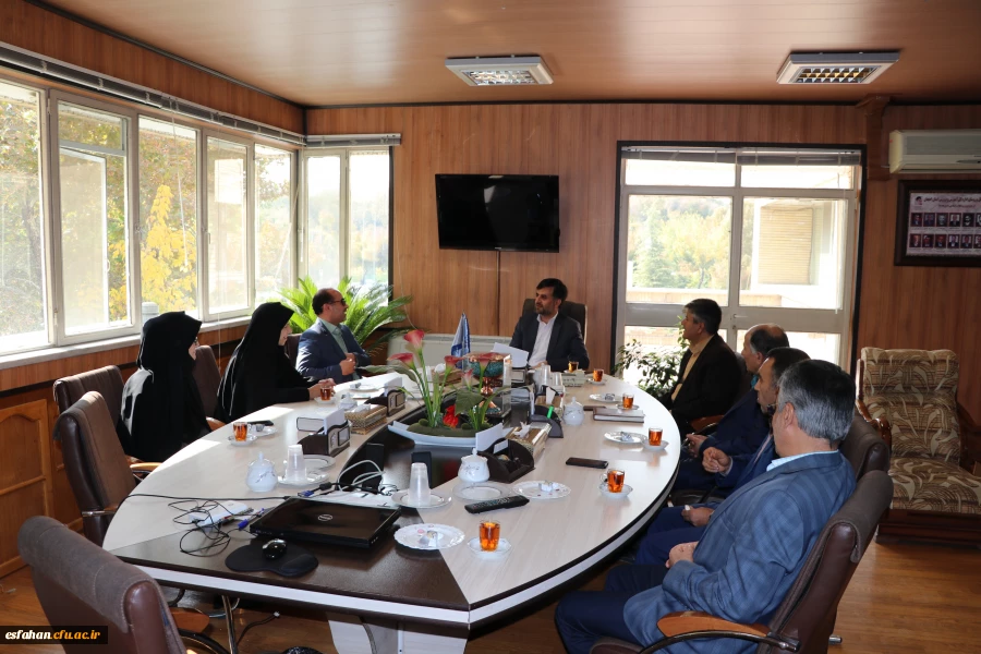 سرپرست دانشگاه فرهنگیان اصفهان در دیدار با مدیر کل آموزش و پرورش :

دانشگاه فرهنگیان هئیت اندیشه ورز آموزش و پرورش است.