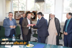 سرپرست دانشگاه فرهنگیان استان اصفهان در مراسم تکریم و معارفه معاون توسعه منابع و اموردانشجویی :

مسئولیت ها آزمایش الهی و فرصتی برای خدمت هستند .