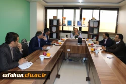 سرپرست دانشگاه فرهنگیان اصفهان در دیدار با رئیس دانشگاه جامع علمی و کاربردی استان :

دانشگاه فرهنگیان به دنبال پرورش بعد مهارتی دانشجو معلمان است.