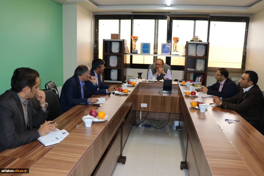 سرپرست دانشگاه فرهنگیان اصفهان در دیدار با رئیس دانشگاه جامع علمی و کاربردی استان :

دانشگاه فرهنگیان به دنبال پرورش بعد مهارتی دانشجو معلمان است.