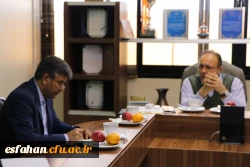 سرپرست دانشگاه فرهنگیان اصفهان در دیدار با رئیس دانشگاه جامع علمی و کاربردی استان :

دانشگاه فرهنگیان به دنبال پرورش بعد مهارتی دانشجو معلمان است.