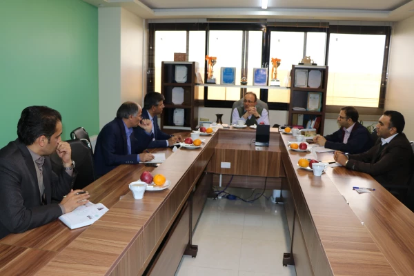 سرپرست دانشگاه فرهنگیان اصفهان در دیدار با رئیس دانشگاه جامع علمی و کاربردی استان :

دانشگاه فرهنگیان به دنبال پرورش بعد مهارتی دانشجو معلمان است.