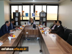 سرپرست دانشگاه فرهنگیان اصفهان در دیدار با رئیس دانشگاه جامع علمی و کاربردی استان :

دانشگاه فرهنگیان به دنبال پرورش بعد مهارتی دانشجو معلمان است.