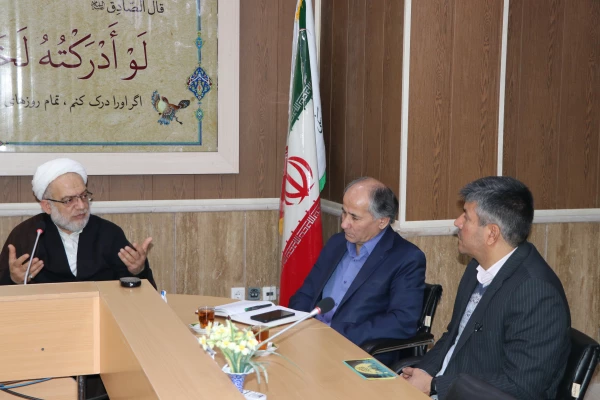 سرپرست امور پردیس های دانشگاه فرهنگیان اصفهان در دیدار با ریاست بنیاد مهدویت :

تعالی دانشجو معلمان در معارف مهدویت ضروی و راهگشا است.