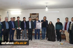 مدیریت امور پردیس های دانشگاه فرهنگیان اصفهان در دیدار با خانواده شهید:

در برابر صبر زینب گونه مادران شهید باید تعظیم کرد.