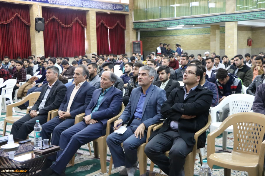 دکتر عابدی نماینده مردم اصفهان در جمع دانشجویان شهید باهنر اصفهان :

محیط دانشگاه نباید میدانی برای احزاب شود.