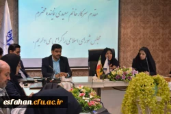 به مناسبت شانزدهم آذر در پردیس فاطمه زهراء (س) اصفهان برگزارشد :
نشست دانشجویان  با نماینده مردم مبارکه در مجلس شورای اسلامی