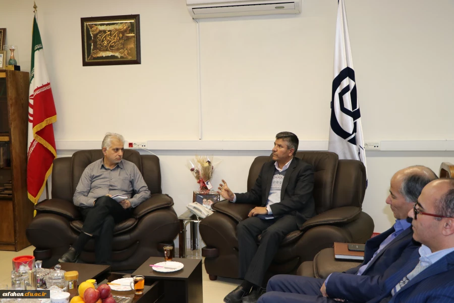 سرپرست دانشگاه فرهنگیان استان اصفهان در دیدار با ریاست دانشگاه صنعتی مالک اشتر :

رسالت دانشگاه فرهنگیان تربیت معلم، تراز جمهوری اسلامی است.