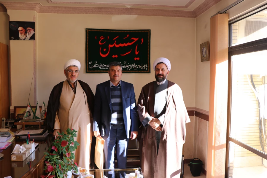 سرپرست دانشگاه فرهنگیان استان اصفهان در دیدار با مدیر کل سازمان تبلیغات اسلامی استان:

تربیت دانشجو معلمان در راستای ارزش های اسلامی از دغدغه های دانشگاه فرهنگیان است.