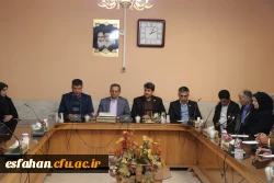 معاون پژوهش و فناوری دانشگاه فرهنگان در نشست با اعضاء هیئت علمی دانشگاه فرهنگیان اصفهان:

شرط ارتقاء اعضاء هیئت علمی باید نظریه پردازی بومی باشد.