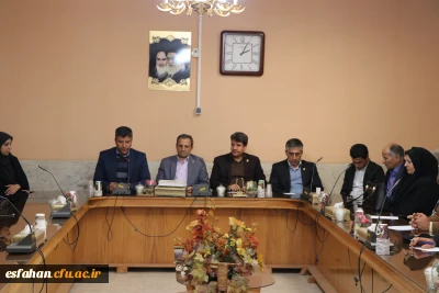 معاون پژوهش و فناوری دانشگاه فرهنگان در نشست با اعضاء هیئت علمی دانشگاه فرهنگیان اصفهان:

شرط ارتقاء اعضاء هیئت علمی باید نظریه پردازی بومی باشد.