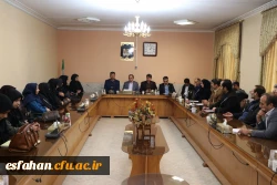 معاون پژوهش و فناوری دانشگاه فرهنگان در نشست با اعضاء هیئت علمی دانشگاه فرهنگیان اصفهان:

شرط ارتقاء اعضاء هیئت علمی باید نظریه پردازی بومی باشد.