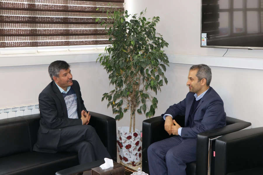 سرپرست دانشگاه فرهنگیان استان اصفهان در دیدار با مدیر کل اداره نوسازی مدارس استان:

به دنبال اجرای طرح جامع برای احداث دانشگاه هستیم