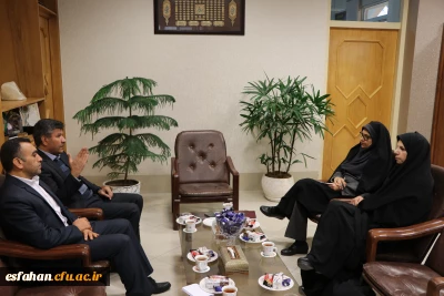 سرپرست دانشگاه فرهنگیان استان اصفهان در دیدار با مدیرکل سازمان بهزیستی استان اصفهان:

دانشجو معلمان باید مروج  فرهنگ تعامل و ارتباط با معلولین باشند
