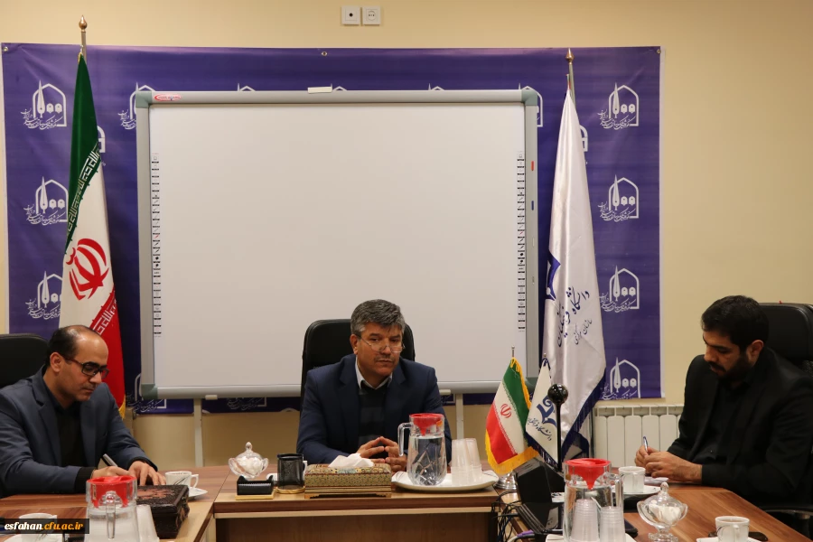 سرپرست دانشگاه فرهنگیان استان اصفهان در دیدار با سرپرست اداره کل کتابخانه های عمومی :

ترغیب دانشجو معلمان به مطالعه و کتابخوانی یک راهبرد برای دانشگاه فرهنگیان است