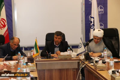 دکتر عروف زاد در ستاد اقامه نماز دانشگاه فرهنگیان استان اصفهان  :
در تعمیق و ترویج نماز باید با راهبرد و برنامه عمل کرد