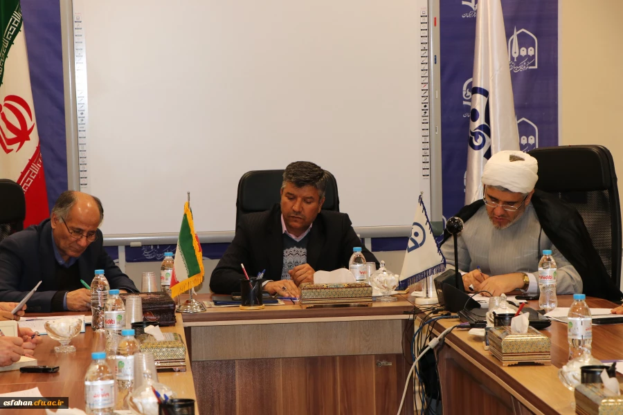 دکتر عروف زاد در ستاد اقامه نماز دانشگاه فرهنگیان استان اصفهان  :
در تعمیق و ترویج نماز باید با راهبرد و برنامه عمل کرد