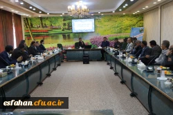 با حضور سرپرست دانشگاه فرهنگیان استان اصفهان به مناسبت روز درختکاری برگزار گردید: 

نشست علمی با موضوع دانشگاه سبز  و کاشت نهال