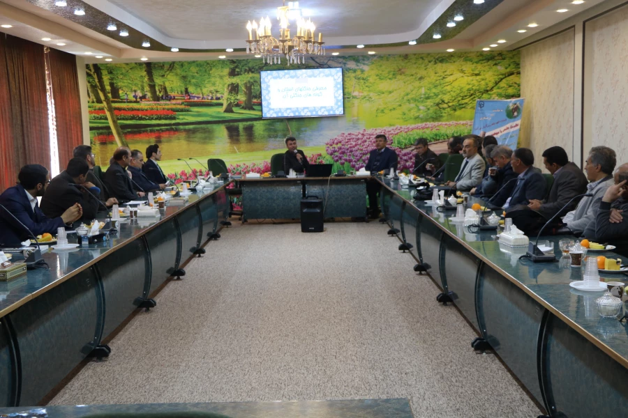 با حضور سرپرست دانشگاه فرهنگیان استان اصفهان به مناسبت روز درختکاری برگزار گردید: 

نشست علمی با موضوع دانشگاه سبز  و کاشت نهال