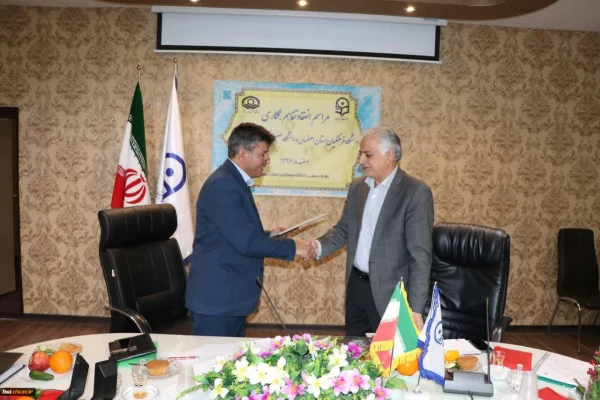 با حضور دکتر عروف زاد در دانشگاه فرهنگیان استان اصفهان انجام شد:

انعقاد تفاهم نامه همکاری بین دانشگاه فرهنگیان اصفهان و دانشگاه صنعتی مالک اشتر