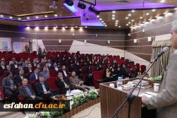 مدیر کل دانشجویی در اولین همایش تجلیل از سرپرستان شبانه روزی کشور در اصفهان:

تربیت دانشجویان در سراهای دانشجویی صورت می گیرد