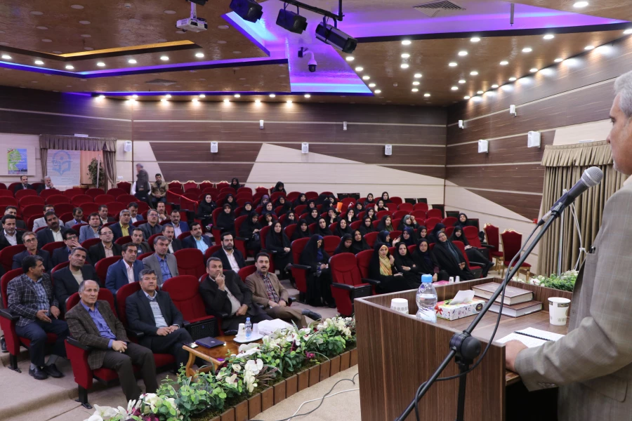 مدیر کل دانشجویی در اولین همایش تجلیل از سرپرستان شبانه روزی کشور در اصفهان:

تربیت دانشجویان در سراهای دانشجویی صورت می گیرد