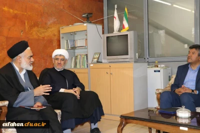 نماینده مردم اصفهان در مجلس خبرگان رهبری در دیدار با مدیریت امور پردیس های دانشگاه فرهنگیان استان اصفهان:

دانشگاه فرهنگیان در امر پرورش جلو تر از بقیه دانشگاه ها است