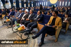 معلم اندیشه جاری جامعه می ‎باشد و زبان از بیان جایگاه رفیع معلم قاصر است