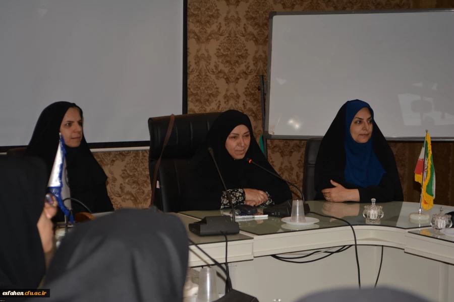 جایگاه معلم در ایران اسلامی جایگاه حفظ ارزش های انقلاب اسلامی است