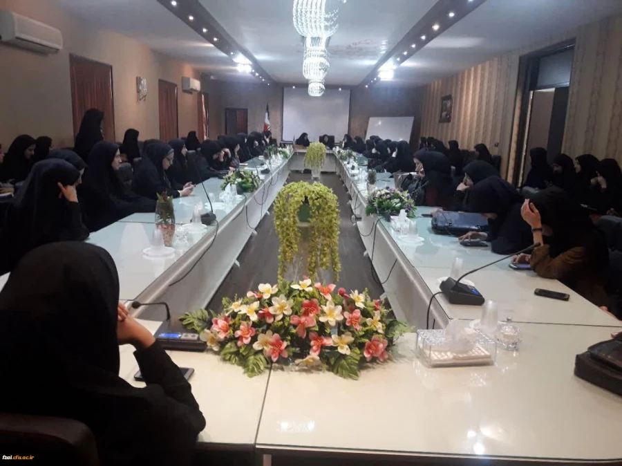 جایگاه معلم در ایران اسلامی جایگاه حفظ ارزش های انقلاب اسلامی است