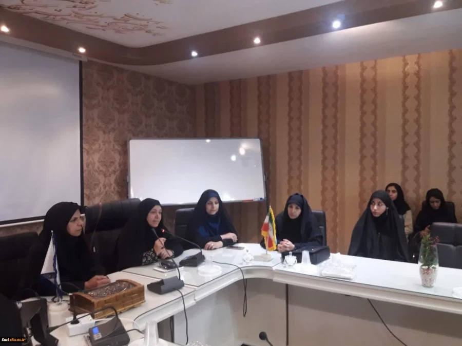 جایگاه معلم در ایران اسلامی جایگاه حفظ ارزش های انقلاب اسلامی است