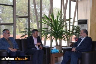 دکتر شهرام عروف زاد در دیدار با مدیرعامل سازمان جمعیت هلال احمر استان اصفهان

دانشجو معلمان می توانند دادرس،سفیر و یاور خوبی برای هلال احمر باشند