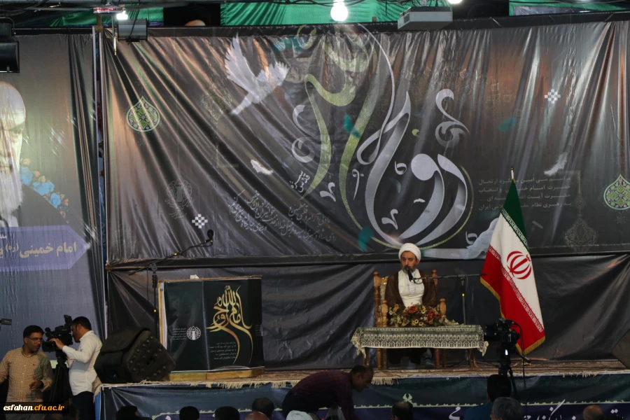 تجدید میثاق  مسئولین دانشگاه فرهنگیان اصفهان با آرمان های امام راحل