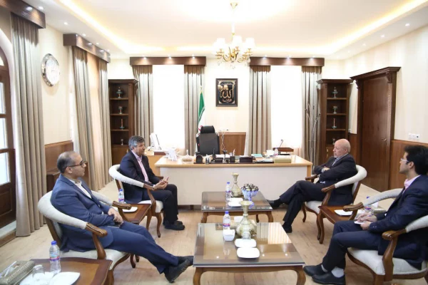 دانشگاه فرهنگیان هیئت اندیشه ورز و مکمل آموزش و پرورش است