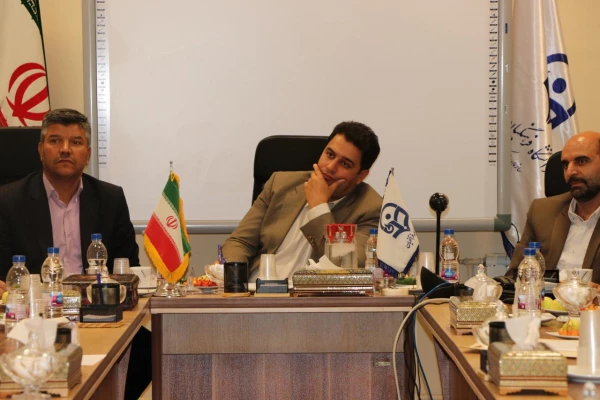 نشست معاون آموزشی و تحصیلات تکمیلی دانشگاه فرهنگیان با عوامل حوزه آموزش