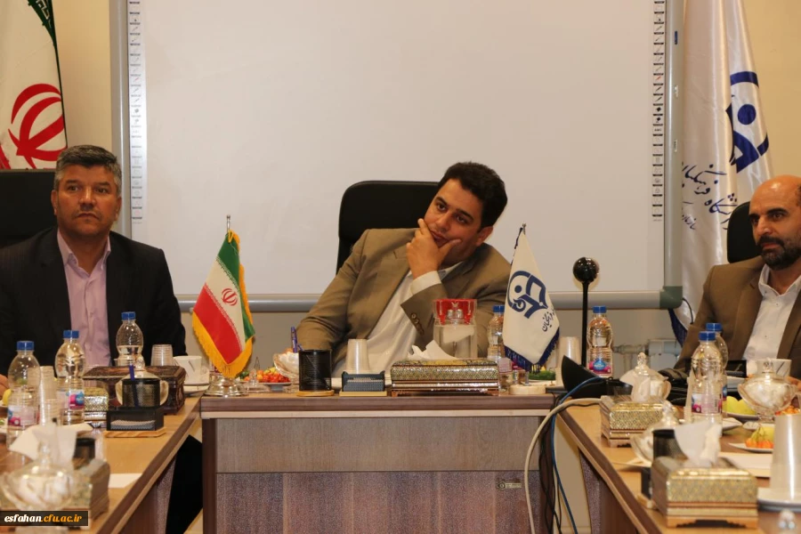 نشست معاون آموزشی و تحصیلات تکمیلی دانشگاه فرهنگیان با عوامل حوزه آموزش