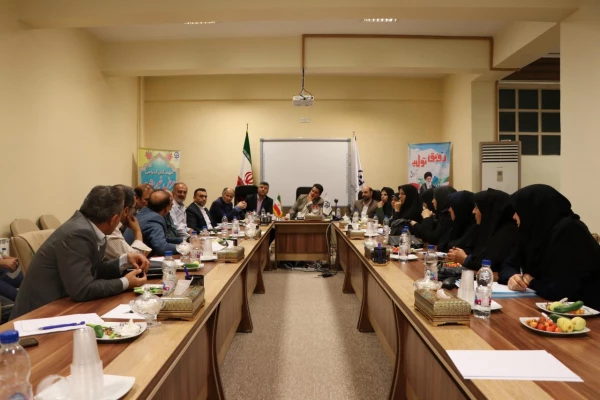 نشست معاون آموزشی و تحصیلات تکمیلی دانشگاه فرهنگیان با عوامل حوزه آموزش