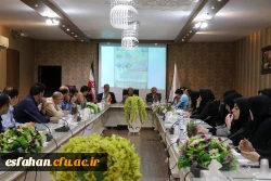 نشست مدیر کل و مسئولین حوزه فرهنگی دانشگاه با کارشناسان فرهنگی و اجتماعی