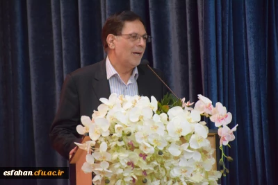 نماینده مردم اصفهان در مجلس شورای اسلامی در مراسم اختتامیه جشنواره فرهنگی دانشجو معلمان مطرح کرد: 

دانشجومعلمان نباید خودشان را محدود به محتویات کتاب ها و آموزش های دوران تحصیل کنند