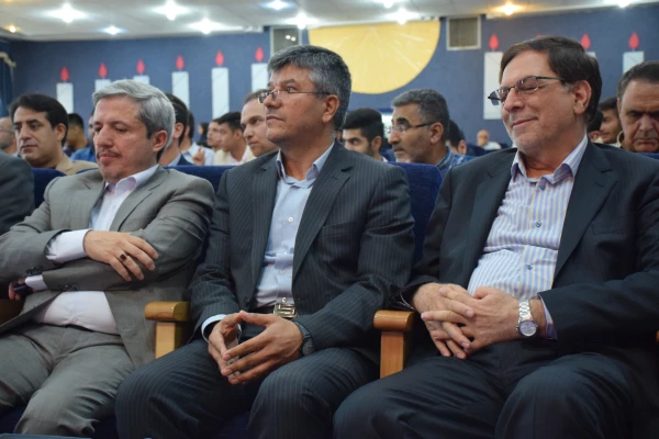 دانشجومعلمان نباید خودشان را محدود به محتویات کتاب ها و آموزش های دوران تحصیل کنند