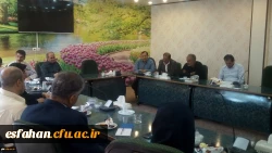 نشست مشترک مسئولین و مدیران گروه های آموزشی پردیس و مسئولین انجمن های علمی معلمان استان اصفهان