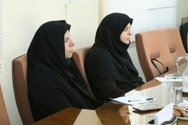 نشست مشترک مدیریت و مسئولین دانشگاه فرهنگیان استان اصفهان با مدیرکل و مسئولین آموزش و پرورش استان