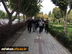 کارگاه آموزشی دانشجو معلمان تربیت بدنی پردیس شهید باهنر اصفهان در حاشیه زاینده رود