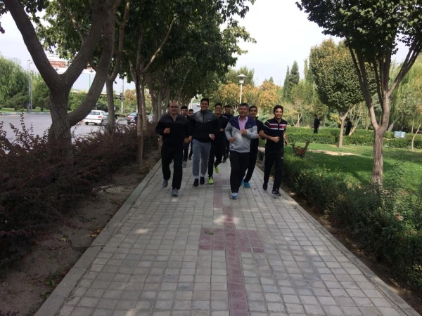 کارگاه آموزشی دانشجو معلمان تربیت بدنی پردیس شهید باهنر اصفهان در حاشیه زاینده رود