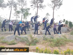 کارگاه آموزشی دانشجو معلمان تربیت بدنی پردیس شهید باهنر اصفهان در حاشیه زاینده رود