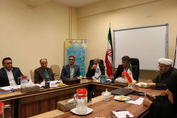 رهبر معظم انقلاب اسلامی در سال 64 فرمودند؛ تربیت معلم سوزن بان انقلاب است